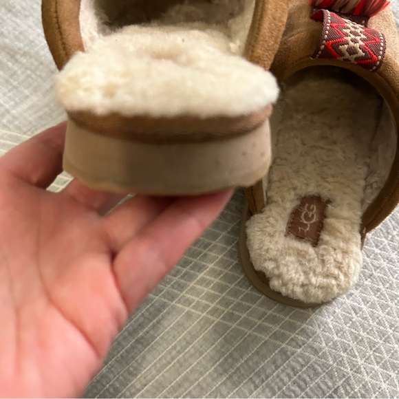 UGG Kids Tazzle Suede Slippers big kid sz 4 - Picture 12 of 16